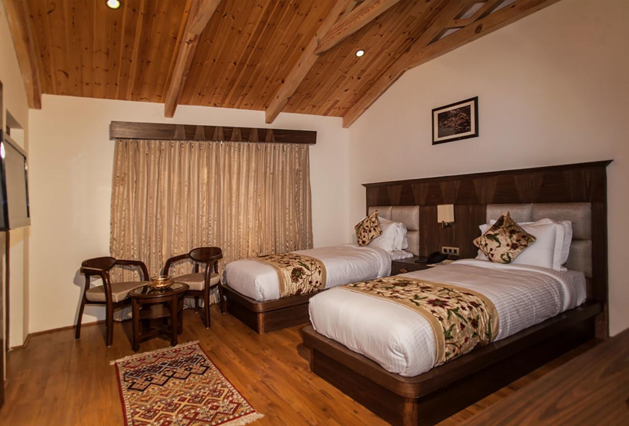 Lemon Tree Hotel Srinagar Exterior photo