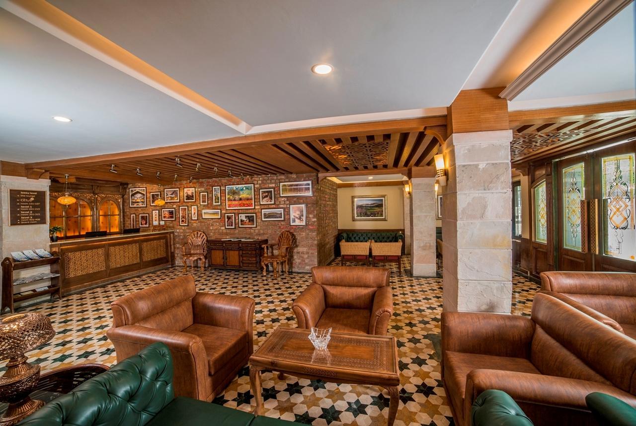 Lemon Tree Hotel Srinagar Exterior photo